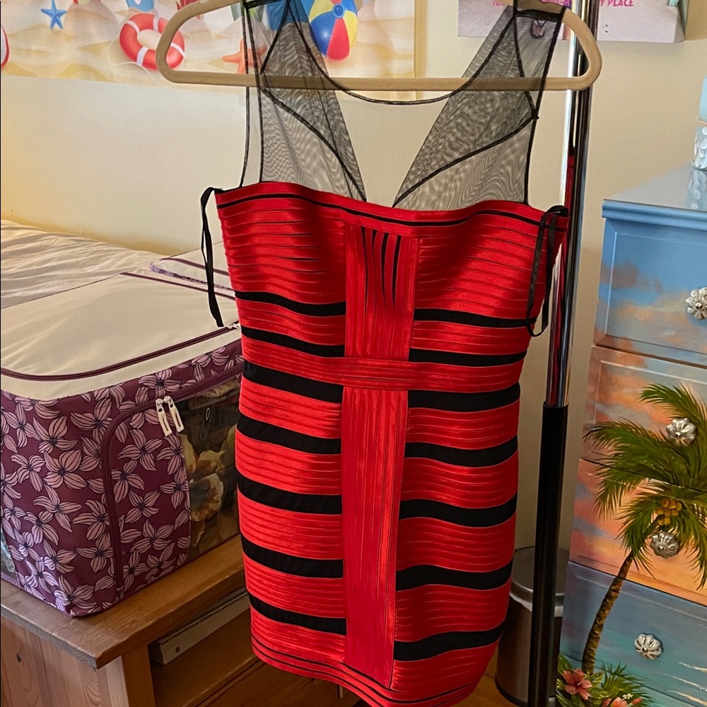 BCBGMaxAzria Black and Red Dress shift cocktail dress Size 4